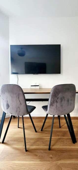 New & Serene 1-Bedroom Apart Near #Ladefenseparis #Parking&Fibre Suresnes Eksteriør billede
