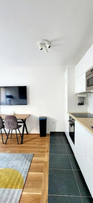 New & Serene 1-Bedroom Apart Near #Ladefenseparis #Parking&Fibre Suresnes Eksteriør billede