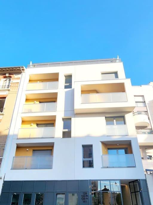 New & Serene 1-Bedroom Apart Near #Ladefenseparis #Parking&Fibre Suresnes Eksteriør billede